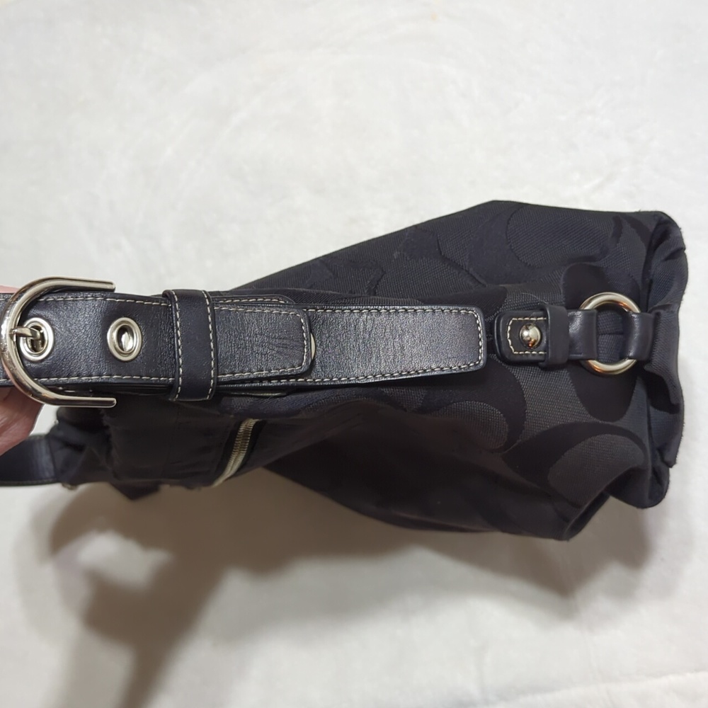 Coach Signature Hobo - Picture 6 of 13